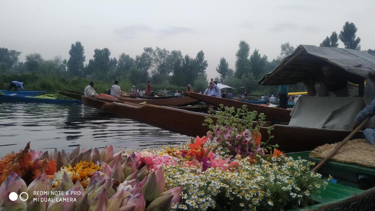 Hotel Green View Group Of Houseboats Srīnagar Exterior foto